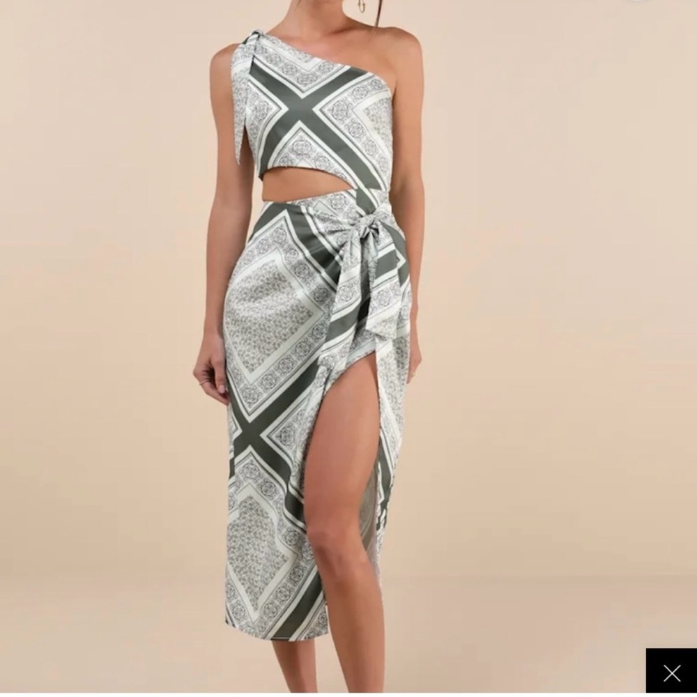 NWT Lulu's Green and White Asymmetrical One Shoulder Dress
